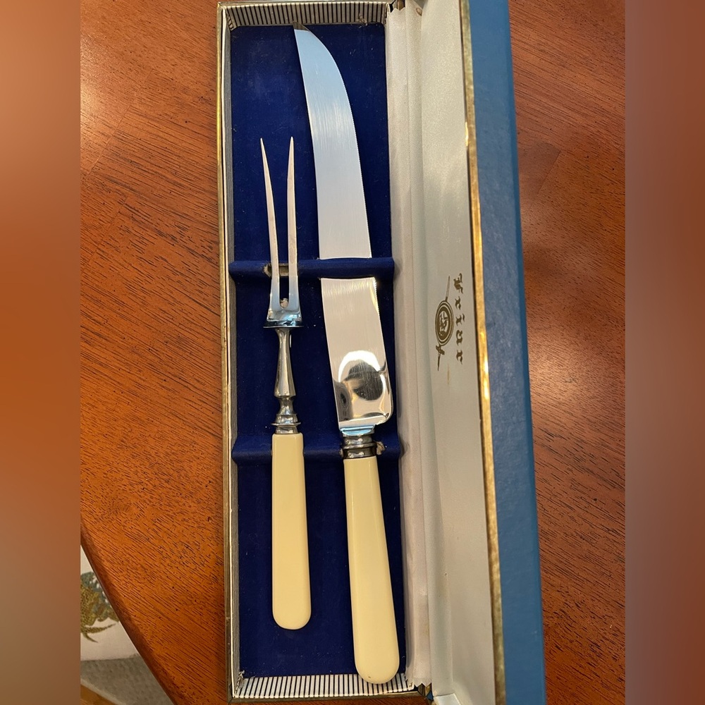 FRIAR VINTAGE CARVING SET